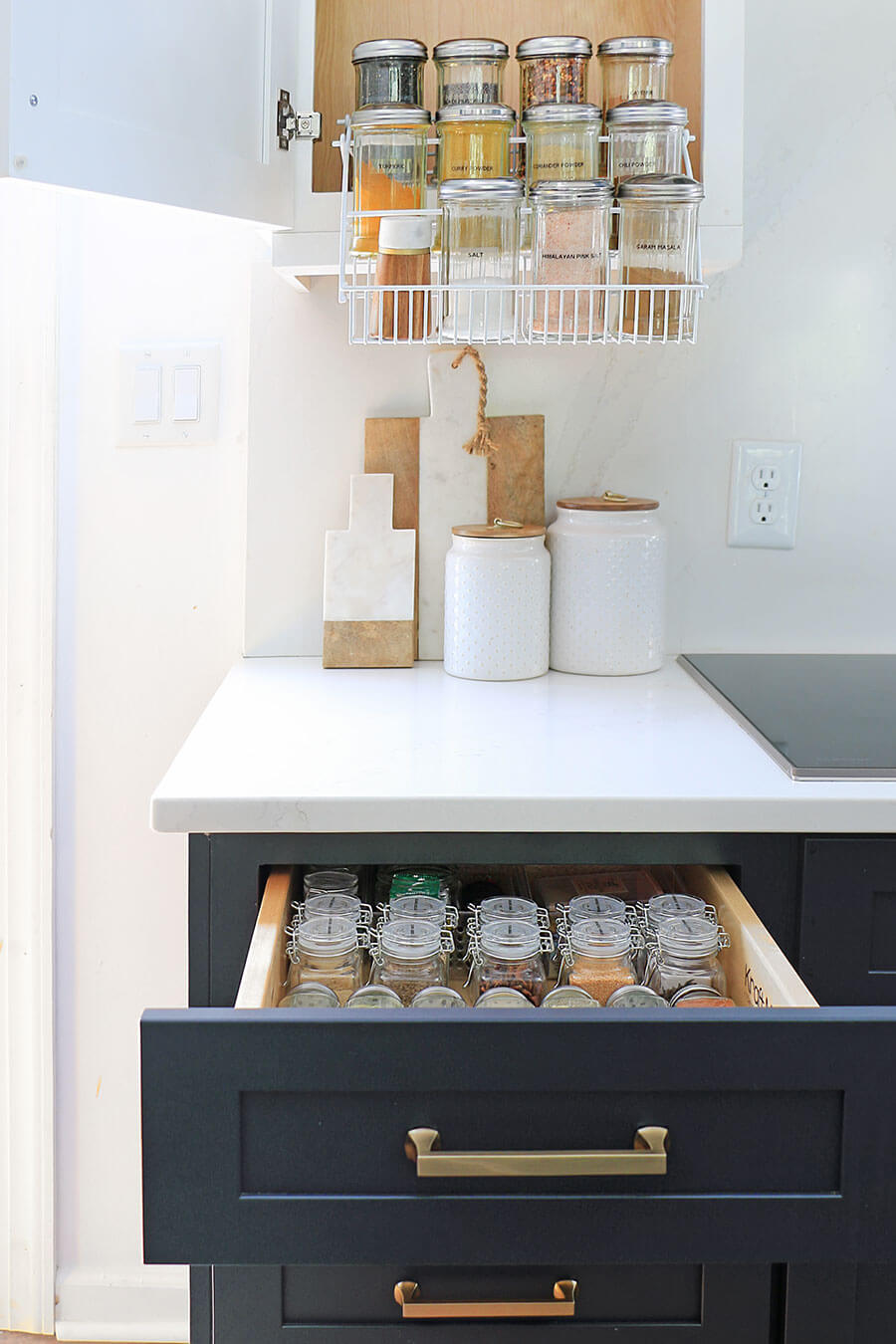 Spice-cabinet-and-drawer