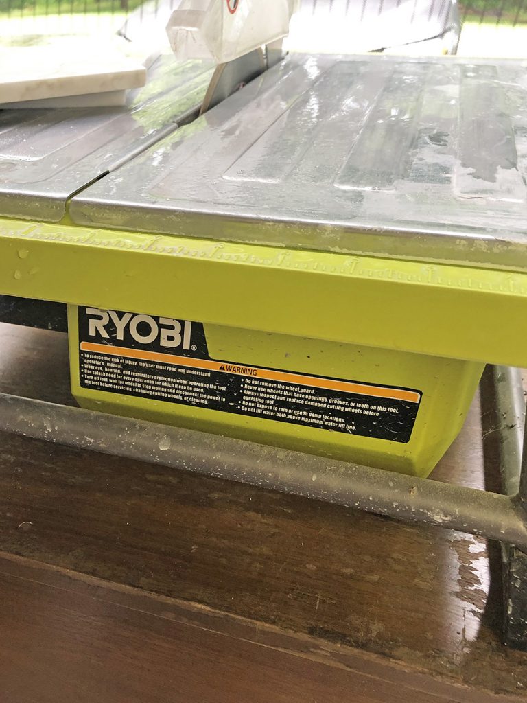Tiling tools wet tile saw