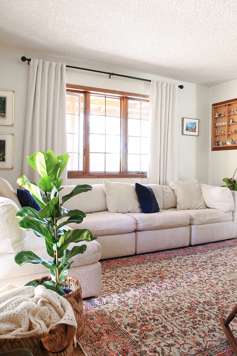 Artists mountain home living room