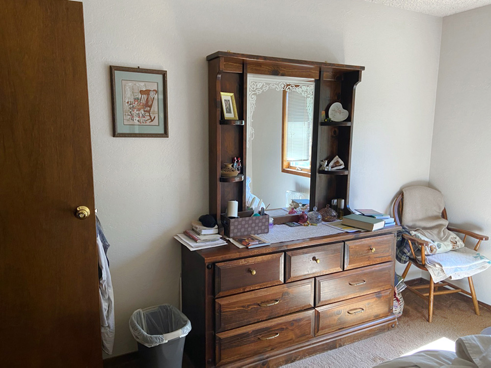 bedroom before image