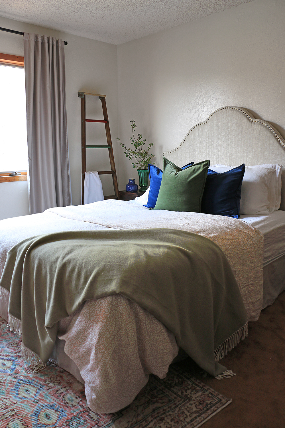 Rustic mountain home bedroom