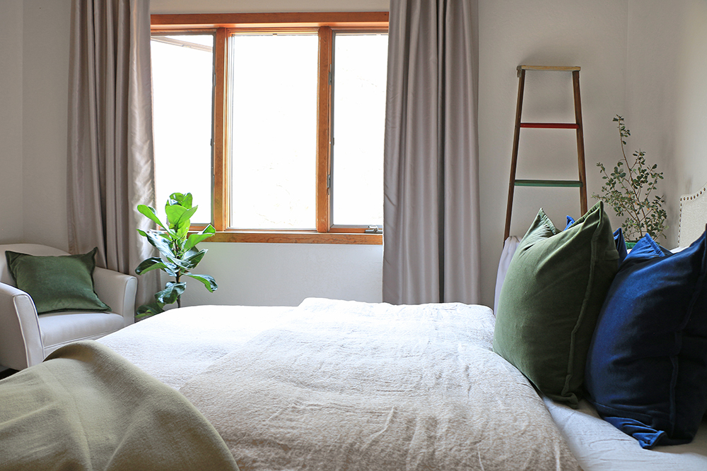 Fall bed and bedroom styling