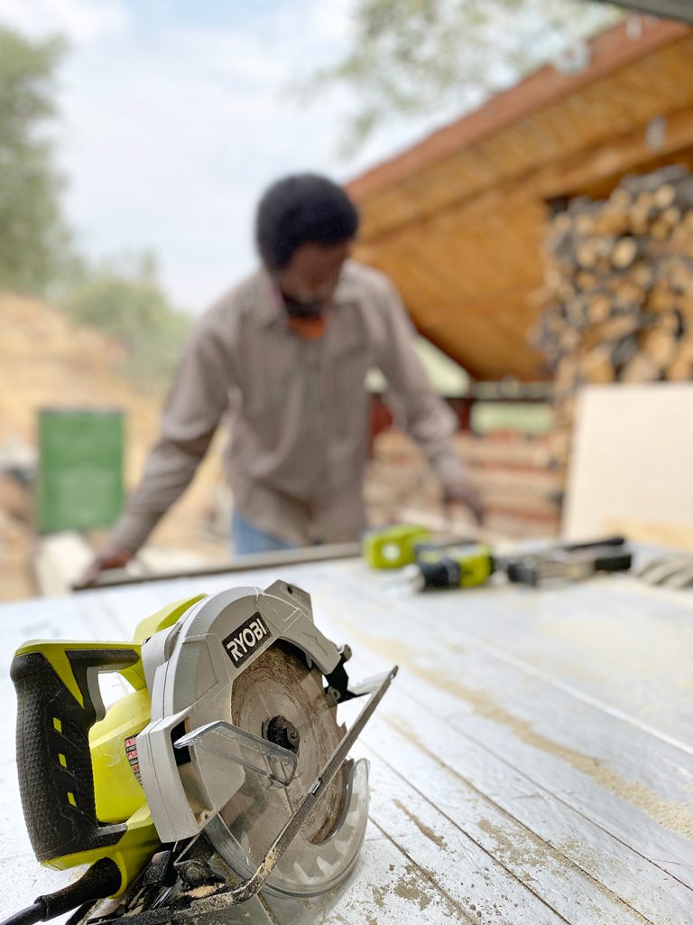jobsite table with circular saw