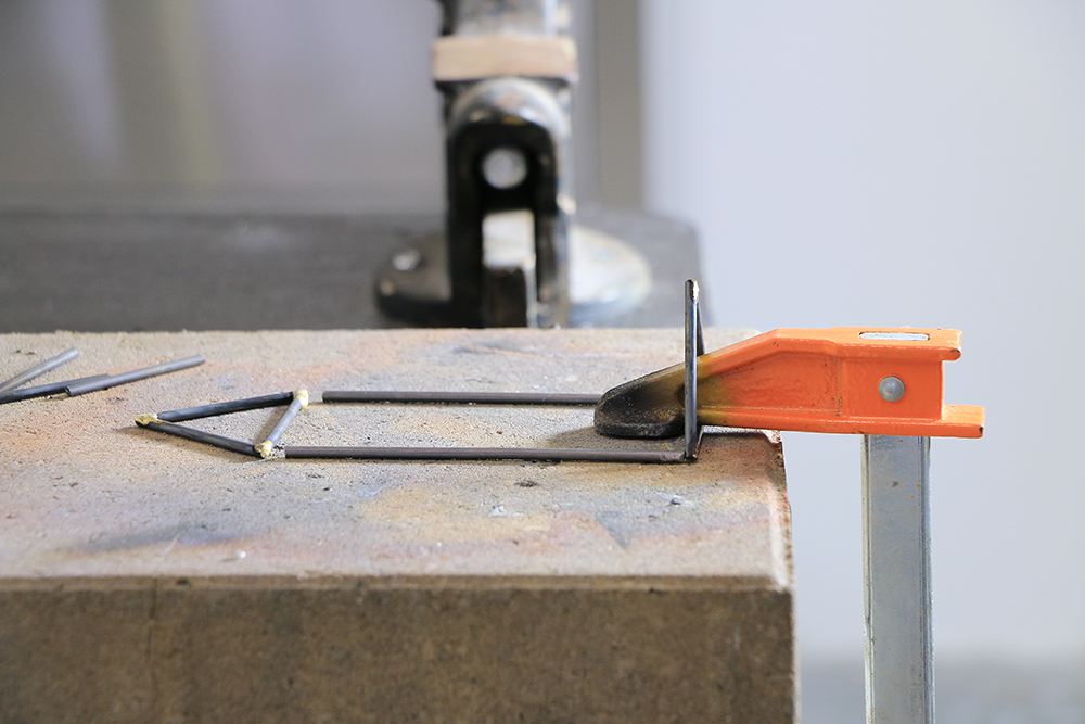 Metal clamp