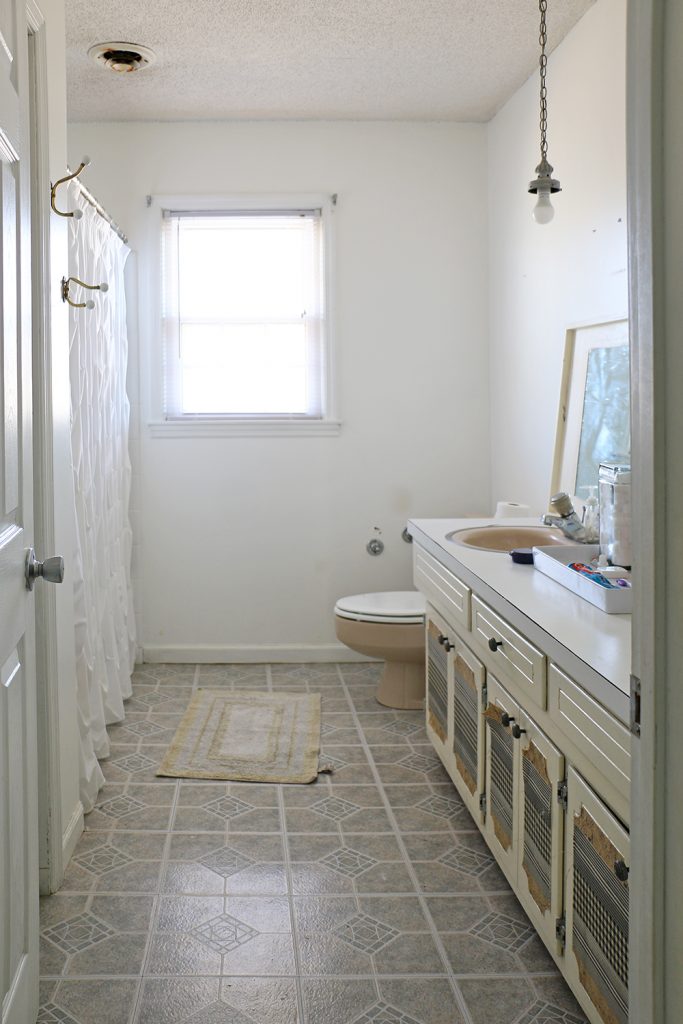 outdated ugly bathroom