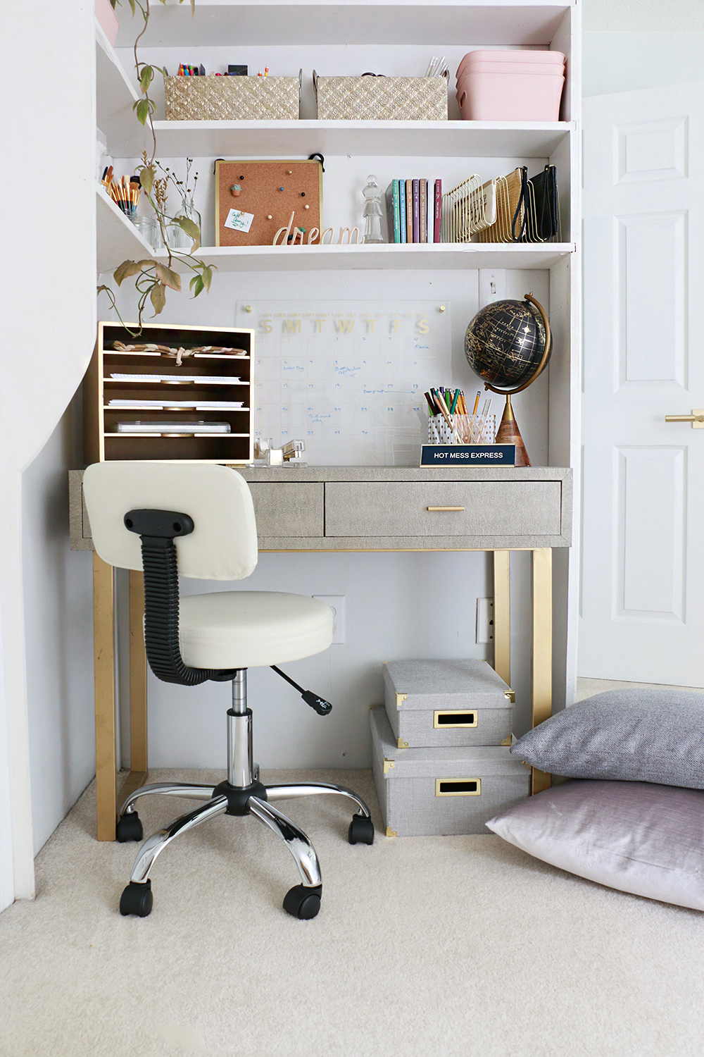Child's desk workstation